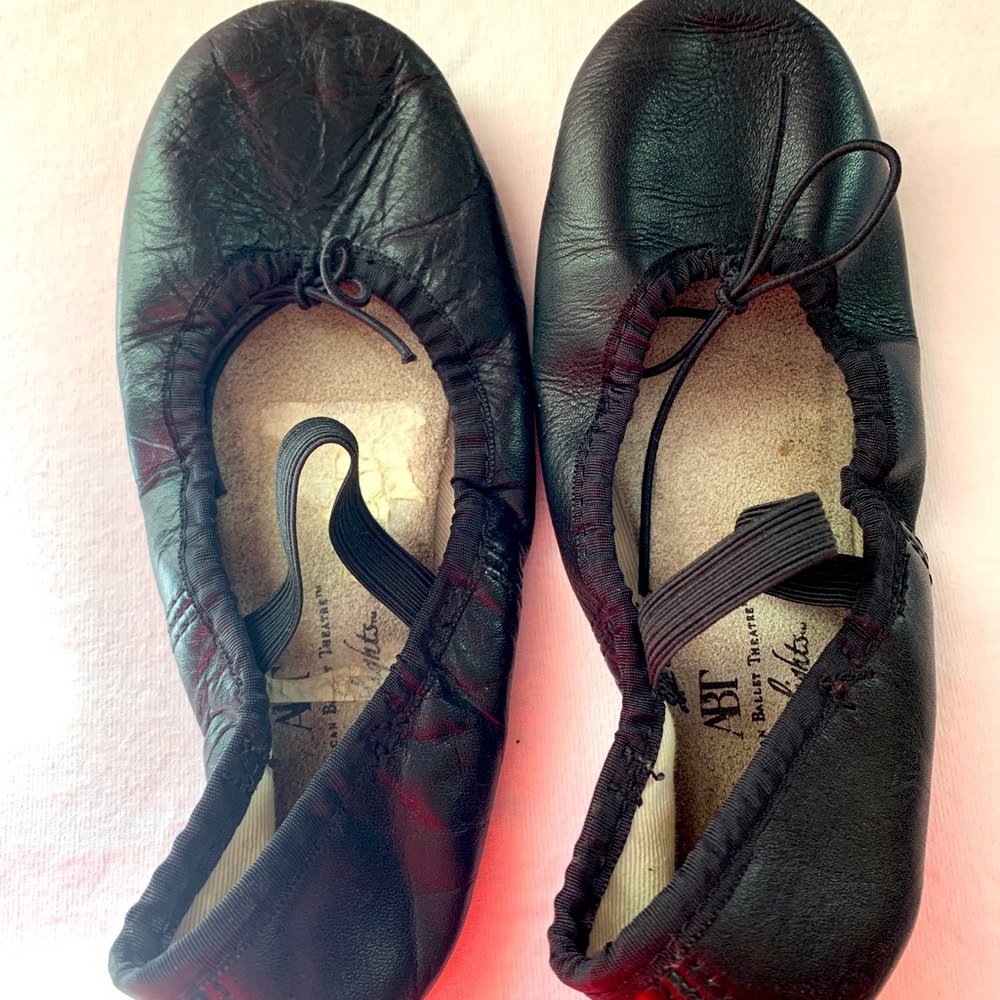 Leather dance shoes